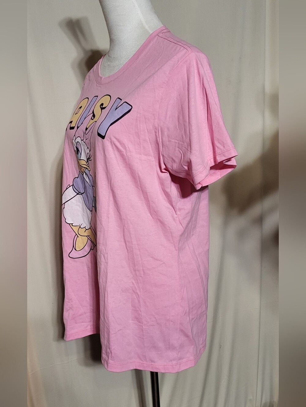 Port & Company Women's NWOT Pink Daisy Duck Graphic Short Sleeve T-Shirt Size XL - Picture 5 of 8